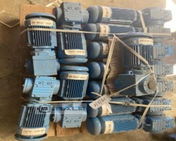 Maschine: SEW-EURODRIVE SA57DT80N4/C 0,7 Getriebemotoren