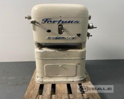 Maschine: FORTUNA Automat A3 Brötchenpressen