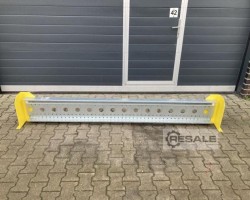Maschine:  2500 mm Anfahrschutzleitplanke