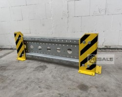 Maschine:  1200 mm Anfahrschutzleitplanke