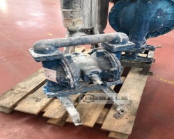 Maschine: SANDPIPER S15 Pumpen