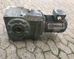 Maschine: SEW-EURODRIVE KA86 DT100LS-4 Getriebemotor