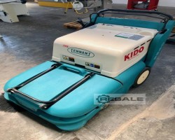 Maschine: TENNANT Kido Packaging 3640 Frontkehrmaschinen