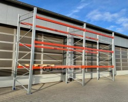 Maschine: BLT ca. 5,70 lfm, H: 550cm, Palettenregale