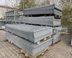 Maschine:  2700 x 1500 mm Rückwandgitter