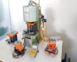 Maschine: SCHÜCO 290124 II Stanzmaschinen