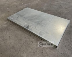 Maschine:  520 x 295 x 22 mm Fachboden