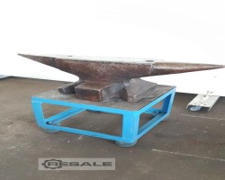 Maschine:  190 kg Schmiedehämmer