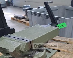 Maschine: VIHORLAT  CZ 243150 0200 Schraubstöcke