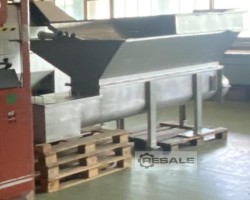 Maschine:   Traubentrichter, zur Beschickung der Abberrmaschin