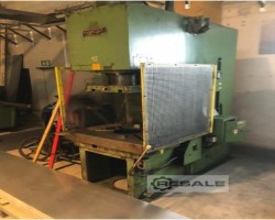 Maschine: VEB PYE 100N Stanzpressen