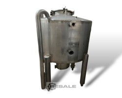Maschine:  750l Edelstahltanks