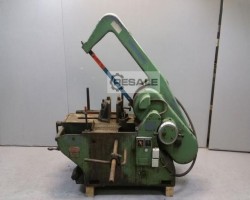 Maschine:   Bügelsägeautomaten