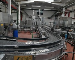 Maschine: KHS, KRONES, UNI-MAC 24 000 BOTTLES/H Abfüllanlagen
