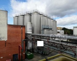 Maschine: HOLVRIEKA, SCHMIDDING 24x1450 HL & 4x237 HL Edelstahltanks und Behälter