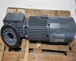 Maschine: SEW EURODRIVE KHF67/R DV132S4/BMG/TH/VR/AV1H Getriebemotor