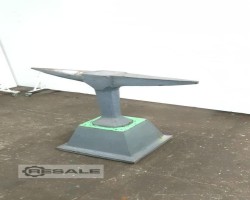 Maschine:  65 kg Schmiedehämmer