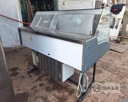 Maschine:   Ladentheke / Kühlschrank