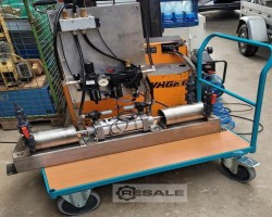 Maschine:   Doppel-Kolbendosierpumpe