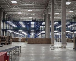 Maschine:  7000 m² Lagerbühne