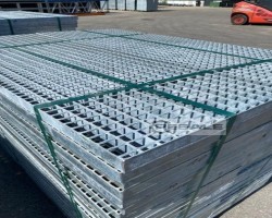 Maschine:  48x133cm Schwerlastregale