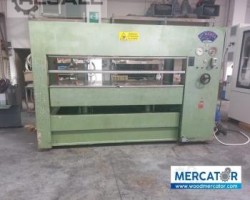 Maschine: MANEA  Holzpressen