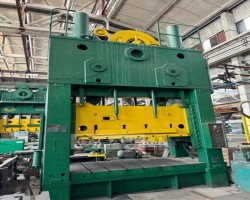 Maschine: KALININ FACTORY KA3534 250T Zweikurbelpresse mit einfacher Wirkung, geschlossen