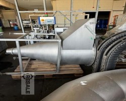 Maschine:   Einschütttrichter