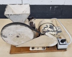 Maschine: FRITSCH Poppy seed Mühle