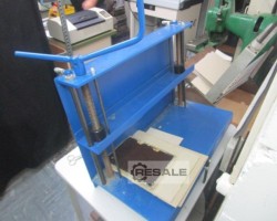 Maschine:   BLOCKLEIMPRESSE