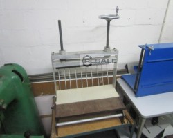 Maschine:   BLOCKLEIMPRESSE