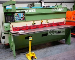 Maschine: GRANDINI CO 2500 x 4 mm CNC Tafelscheren (hydraulisch)