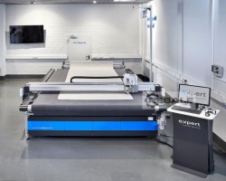 Maschine: EXPERT INTERNATIONAL cut expert ecocam 2 Textilschneidemaschine / Schneidcutter