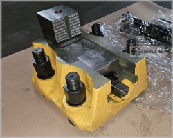 Maschine: STANKO 1516 Spannbacken, Klauenkästen für Planscheibe