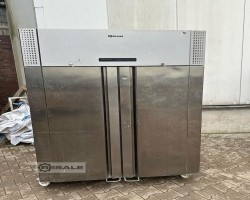 Maschine: GRAM PLUS-M 1400 CXG C 1G Kühlschränke