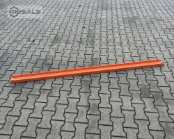Maschine:  lenght  2.480 mm Stahlträger
