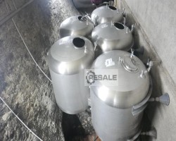 Maschine:  2.100 L Lagertanks