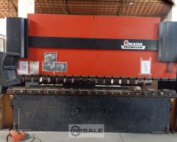 Maschine: AMADA PRESSE PLIEUSE HFB 125-4 Universal CNC Schwenkbiegemaschinen