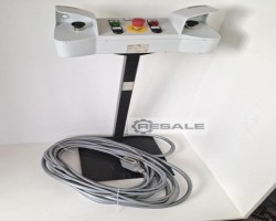 Maschine: SIEMENS 3SU1853-3AA00-0AA1+ 3SU1950…, Zweihand Bedienkonsole + Stativ,