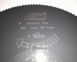 Maschine: TAUBE saw blades 250mm Gehrungskreissägen