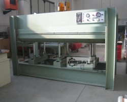 Maschine: ITALPRESSE SCF 6 Furnierpressen