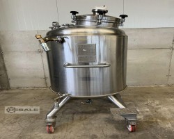 Maschine: NOORDEN Inhalt 500 Liter Edelstahlbehälter