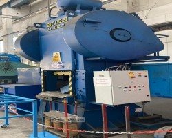 Maschine: ARISA AF-200-75 Hydraulische Pressen