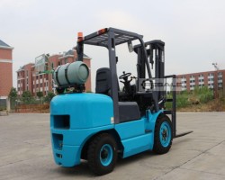 Maschine: NISSAN Gas 3.5T Gabelstapler
