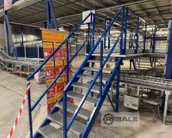 Maschine:   Übergang/ Treppe