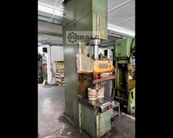 Maschine: CAVENAGHI RIDOLFI C-Frame Hydraulic Press Hydraulische Pressen