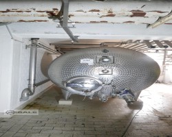 Maschine:  10.000 l isolated Edelstahltanks