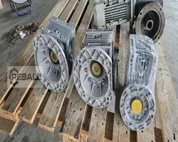 Maschine: CHIRAVALLI CHT PAM 80 i=40 Winkelgetriebe