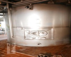 Maschine:  16.000 l Edelstahltanks  V2A