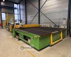 Maschine: HEGLA VSG M37 Laminierter Schneidetisch